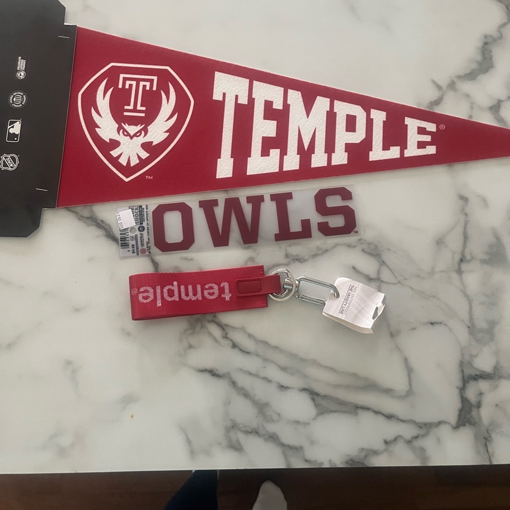 Temple University Red Pennant and Keychain Set